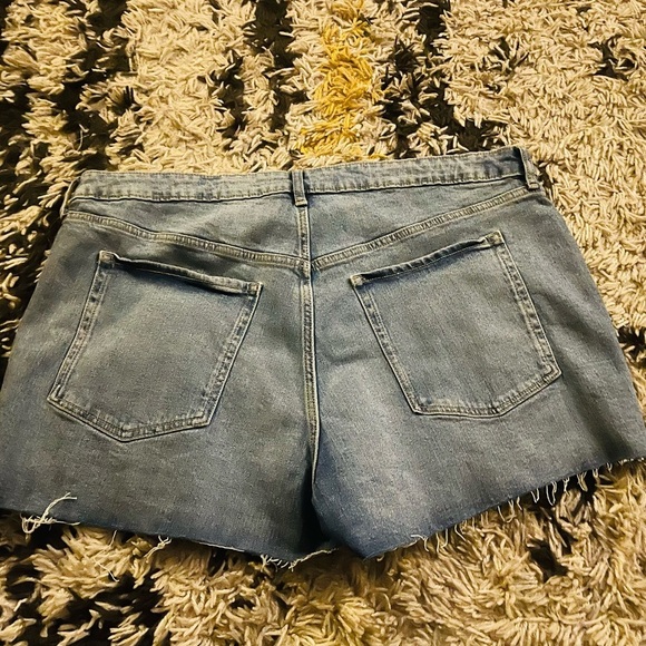 Old Navy O.G. Straight Shorts - Picture 2 of 3